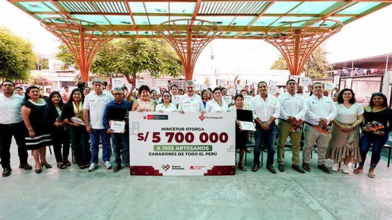 Mincetur impulsa a 1035 artesanos con S/5.7 millones para fortalecer talleres y mercados